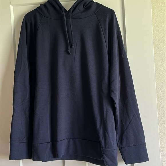 Navy Women’s Eddie Bauer Sweatshirt - Picture 1 of 5